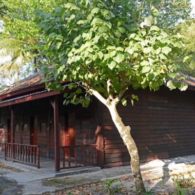 backpacker-bungalow Budget Package